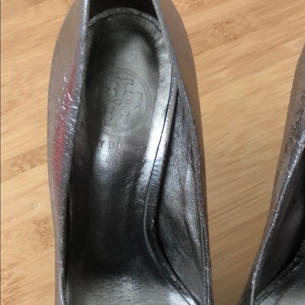 Metallic Tory Burch heels - Picture 4 of 8